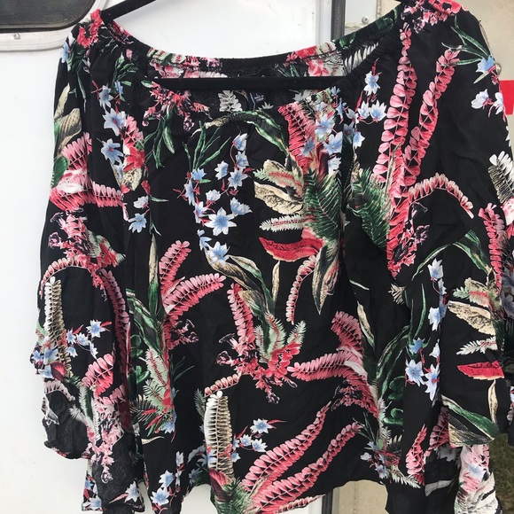 Blouse - Picture 2 of 6